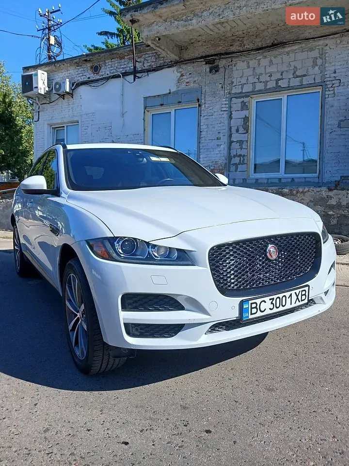 Jaguar F-Pace 2017 photo 2