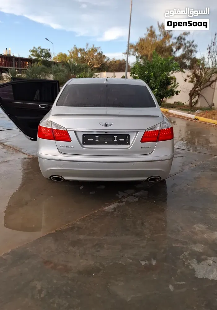 Genesis G80 2010 photo 4