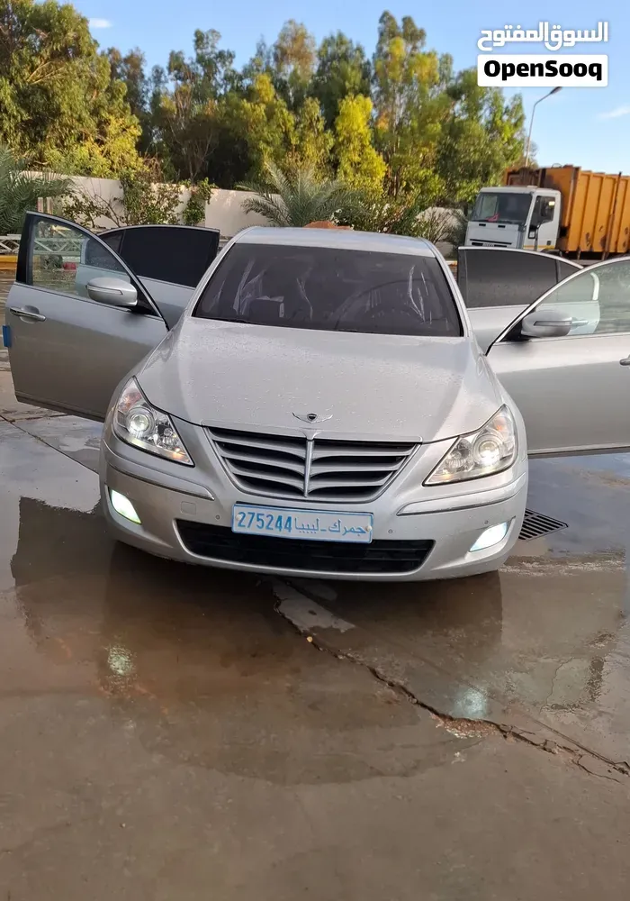 Genesis G80 2010 photo 2