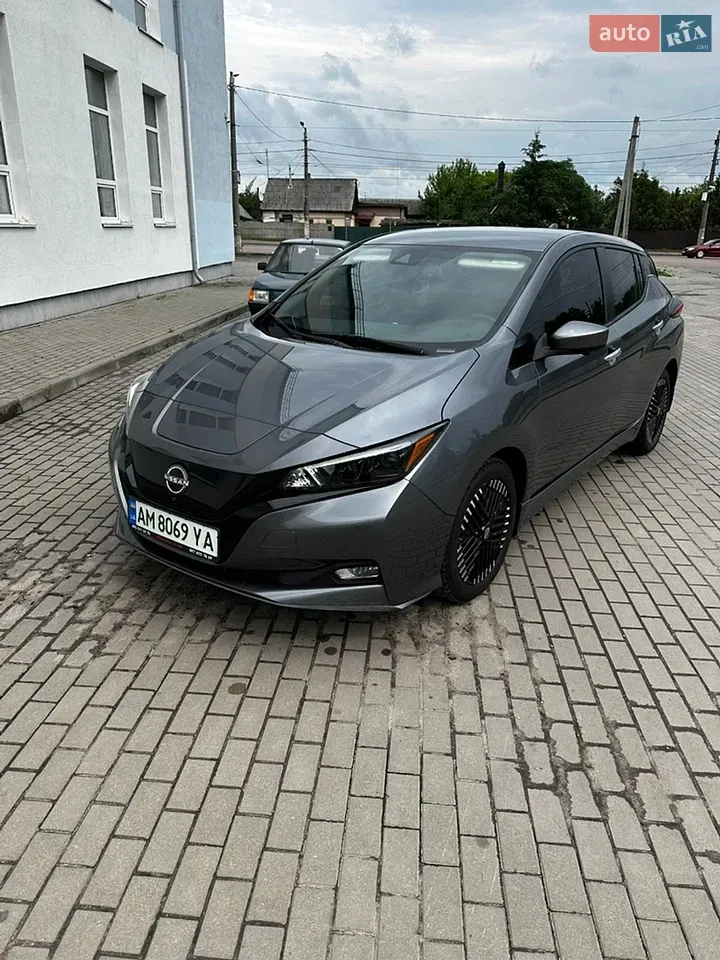 Nissan Leaf 2023 photo 2