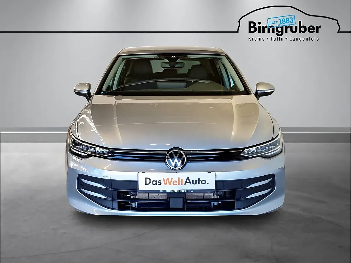 Volkswagen Golf 2024 photo 2