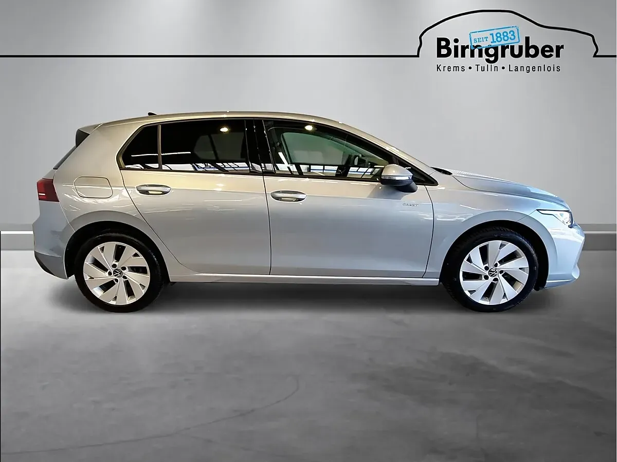 Volkswagen Golf 2024 photo 3