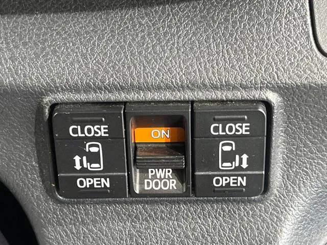 Toyota Sienna G 2016 photo 3