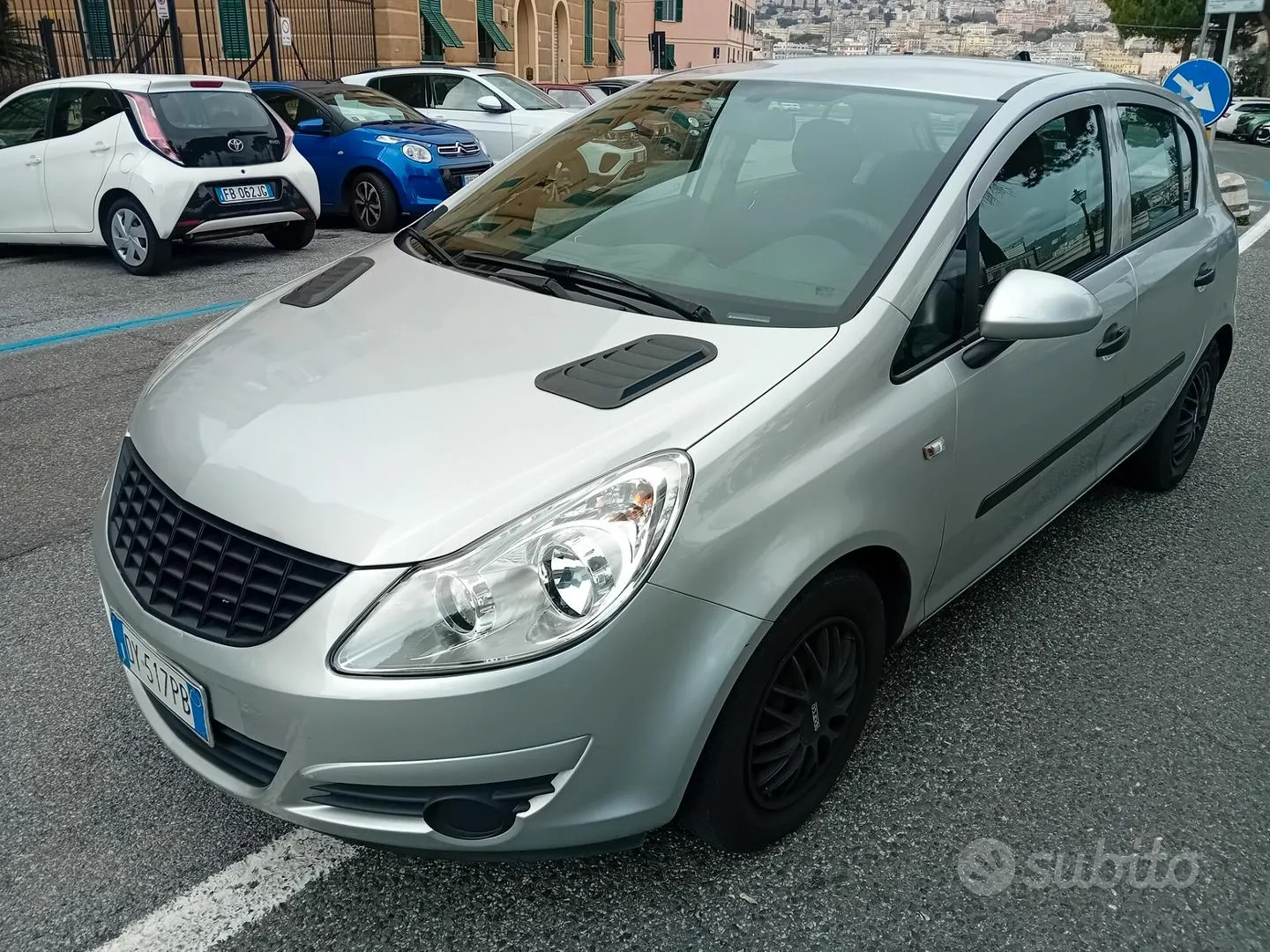 Opel Corsa 2010 photo 2