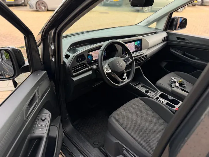Volkswagen Caddy 2023 photo 2
