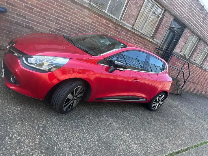 Renault Clio 2016 photo 2