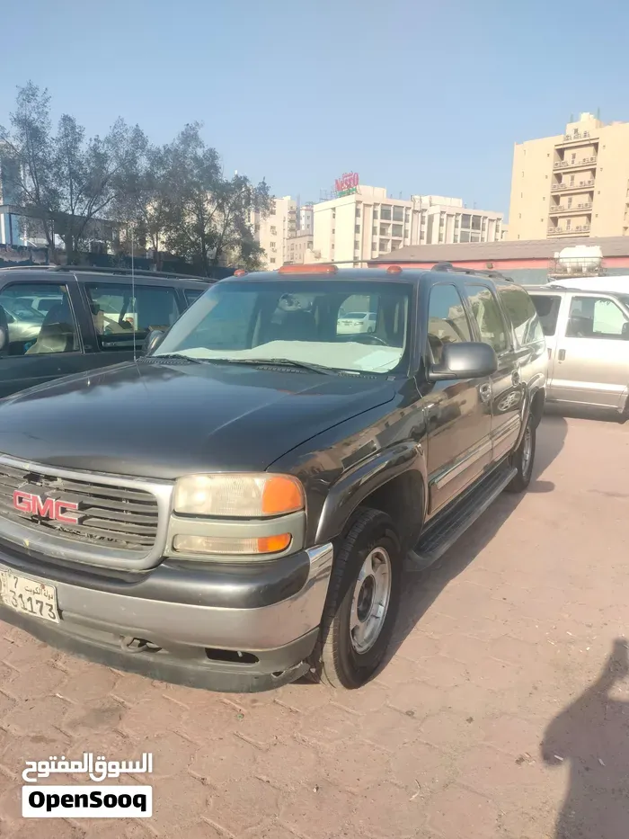 GMC Suburban 2003 photo 4