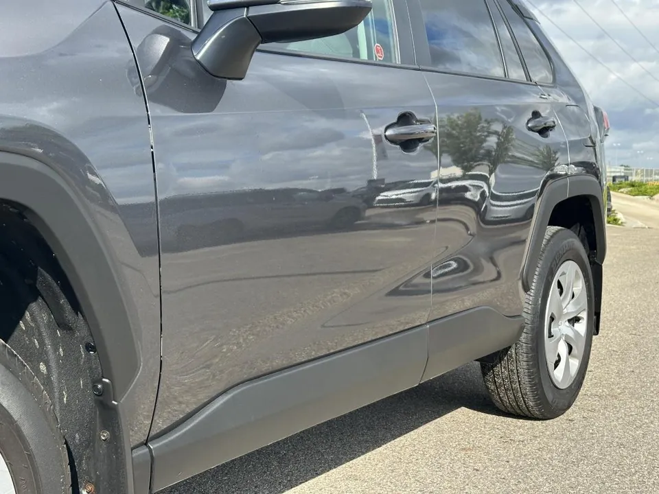 Toyota Rav4 2025 photo 3