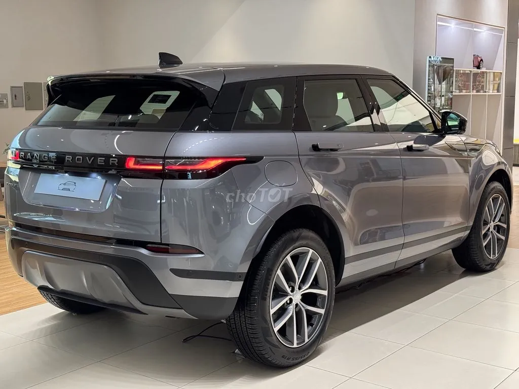 Land Rover Range Rover Evoque 2026 photo 3
