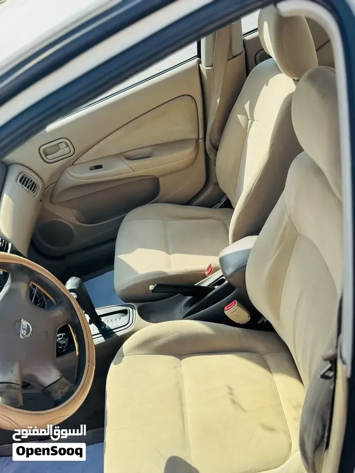 Nissan Sunny 2011 photo 2