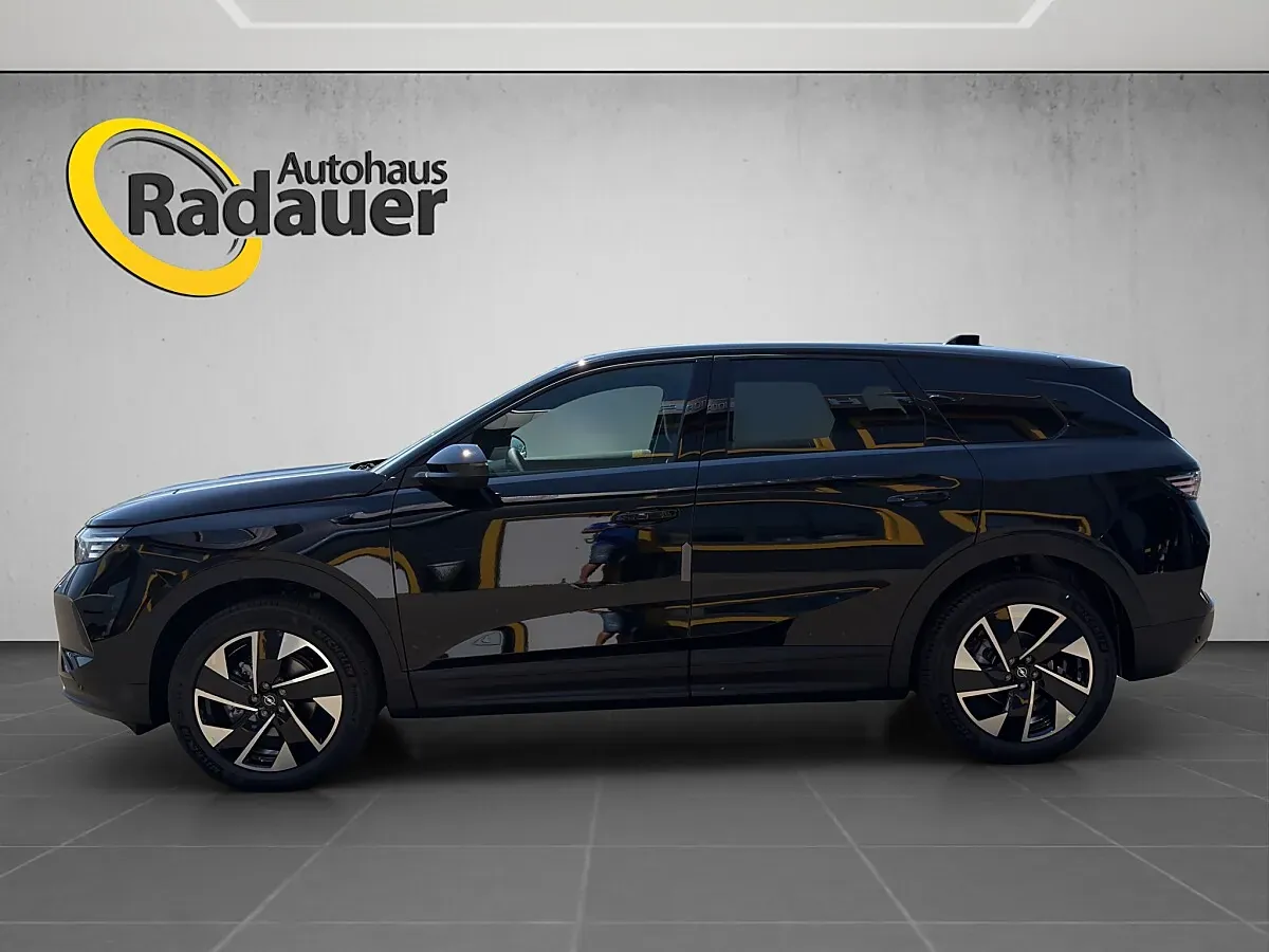 Opel Grandland photo 2