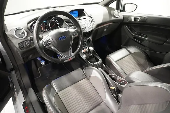 Ford Fiesta 2016 photo 2