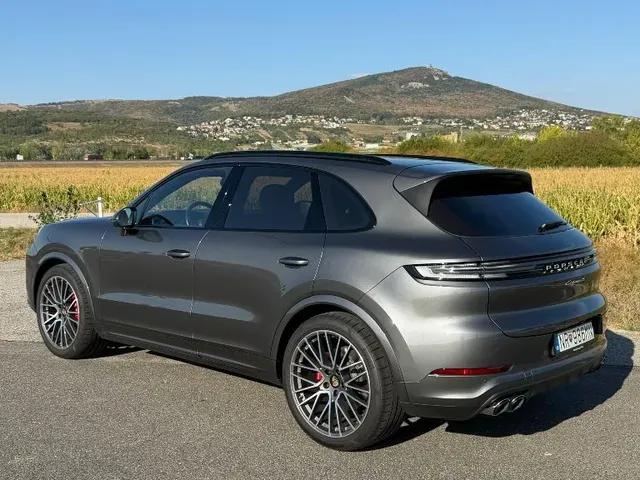 Porsche Cayenne 2024 photo 3