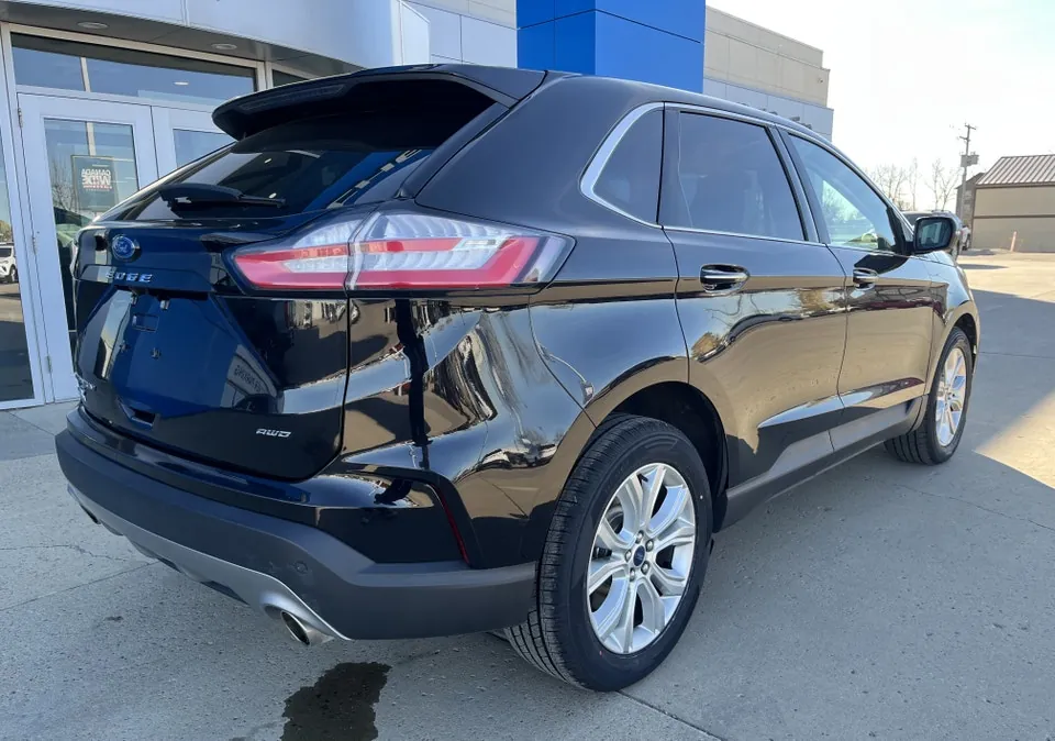 Ford Edge 2022 photo 2