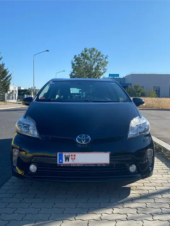 Toyota Prius 2012 photo 2