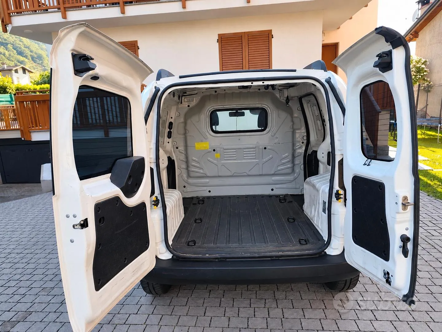 Fiat Fiorino 2011 photo 4