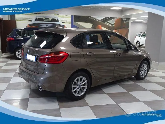 BMW 218D Active Tourer 2018 photo 2