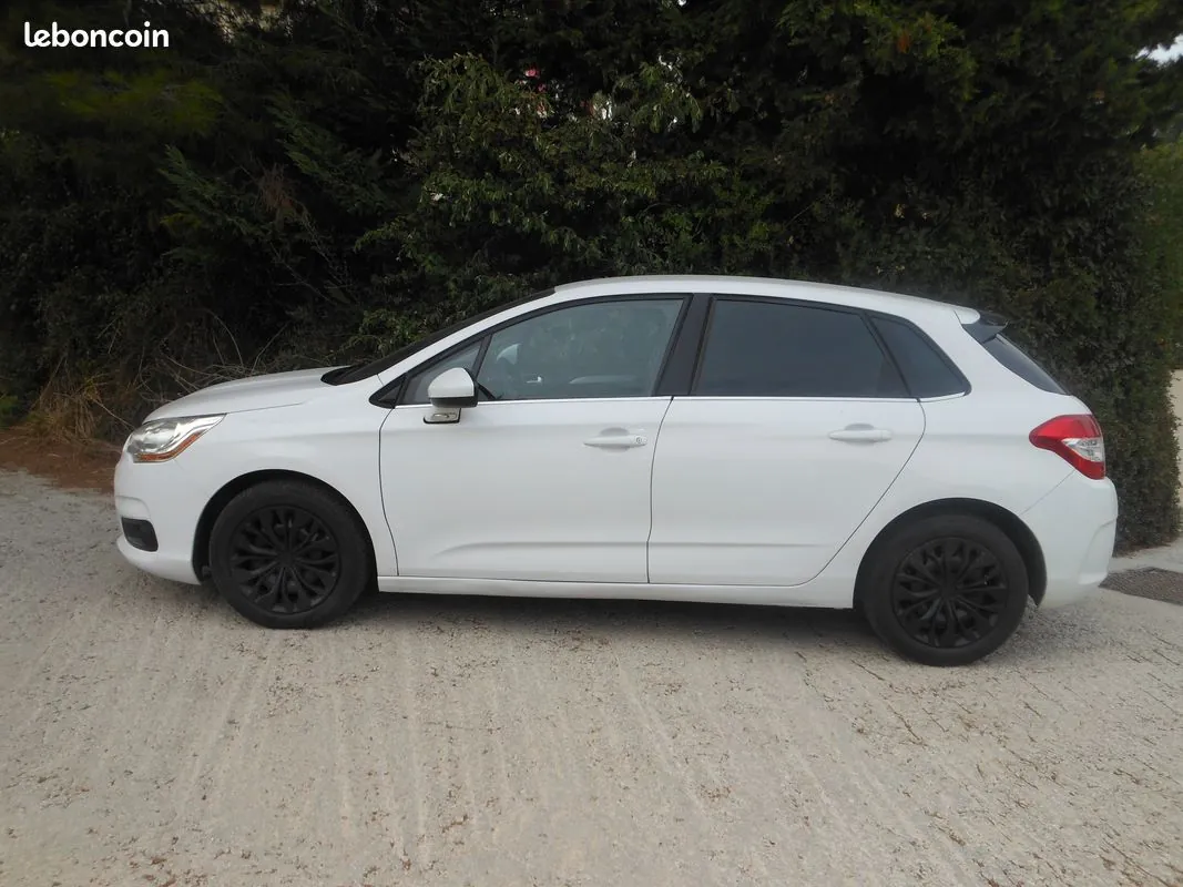 Citroen C4 2012 photo 3