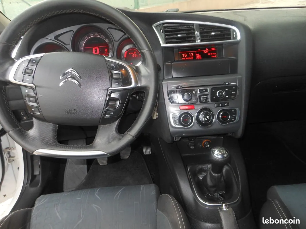 Citroen C4 2012 photo 5