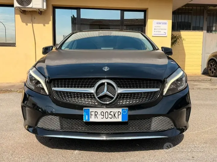 Mercedes-Benz A 180 2018 photo 2