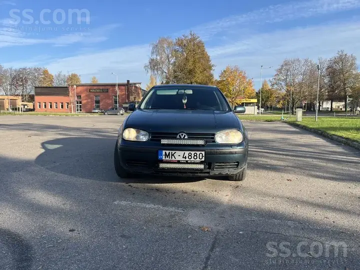 Volkswagen Golf 2002 photo 2