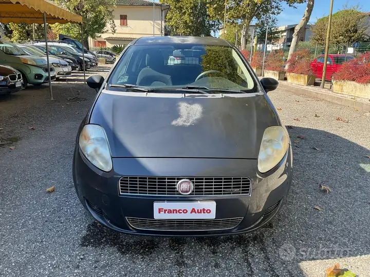 Fiat Grande Punto 2008 photo 2