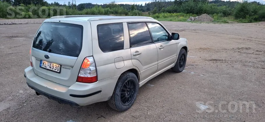 Subaru Forester 2006 photo 2