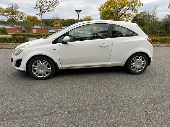 Opel Corsa 2011 photo 3