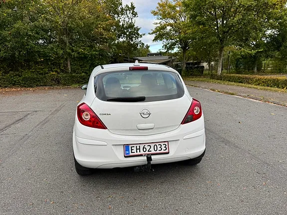 Opel Corsa 2011 photo 4