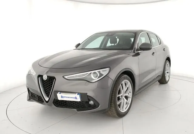 Alfa Romeo Stelvio 2017 photo 2