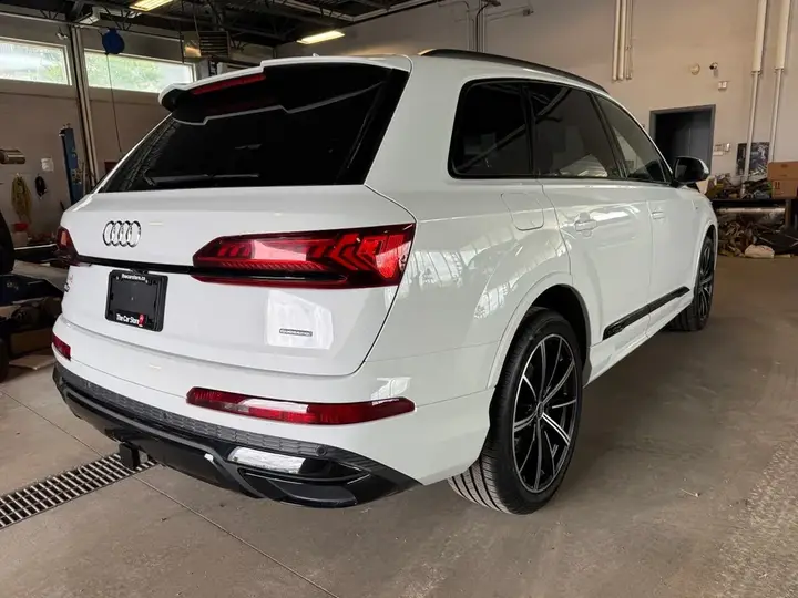 Audi Q7 2022 photo 5