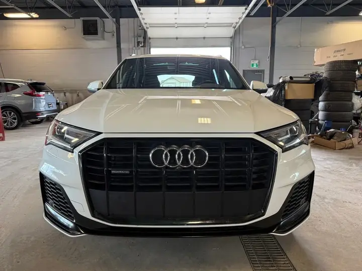 Audi Q7 2022 photo 2