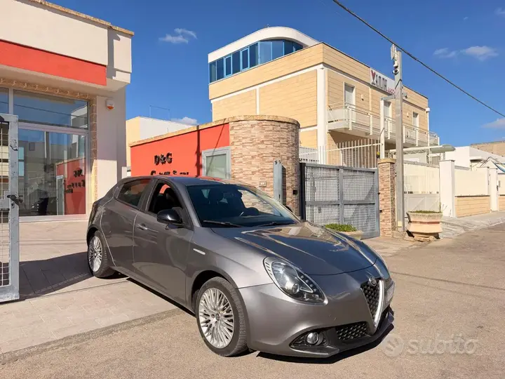 Alfa Romeo Giulietta 2018 photo 2