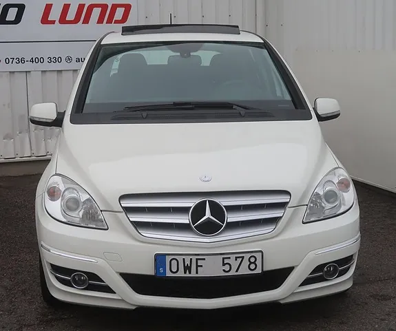 Mercedes-Benz B180 2010 photo 2