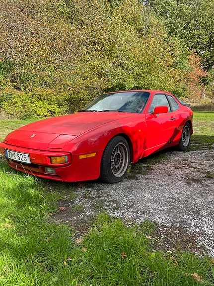 Porsche 944