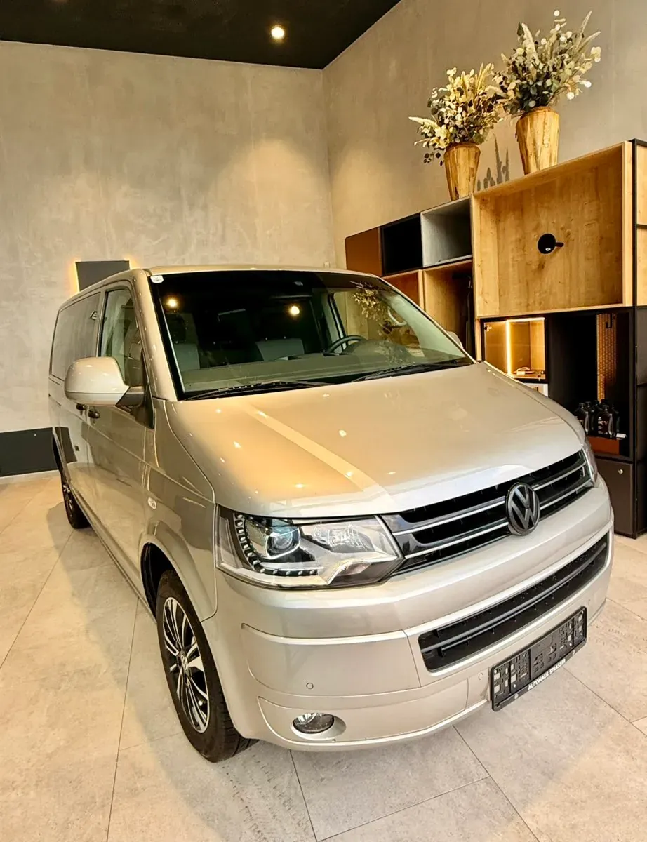Volkswagen Multivan 2011 photo 2