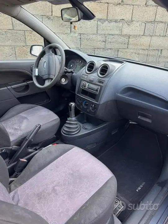 Ford Fiesta 2008 photo 2