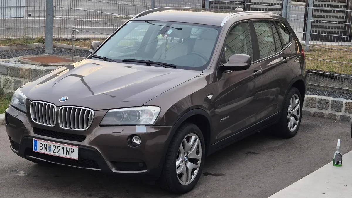 BMW X3 2011 photo 2