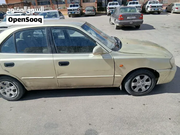 Hyundai Accent 2000 photo 2