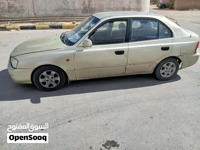 Hyundai Accent 2000 photo 4