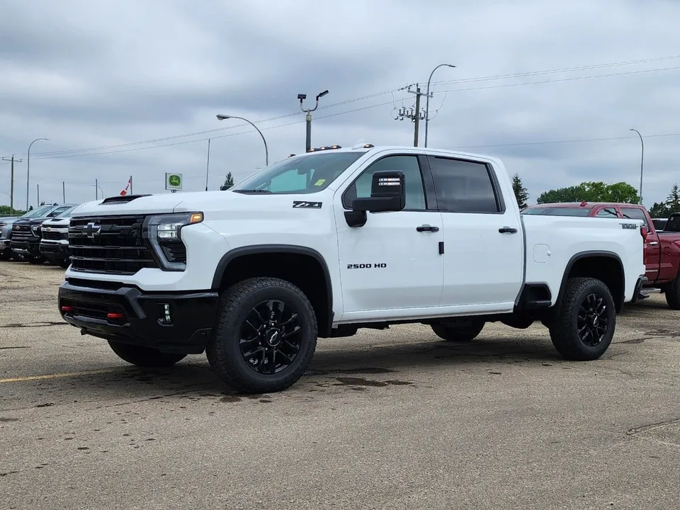 Chevrolet Silverado 2500Hd 2026 photo 2