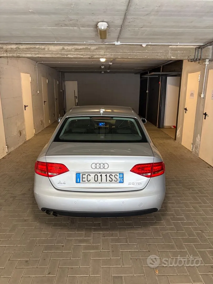 Audi A4 2010 photo 4