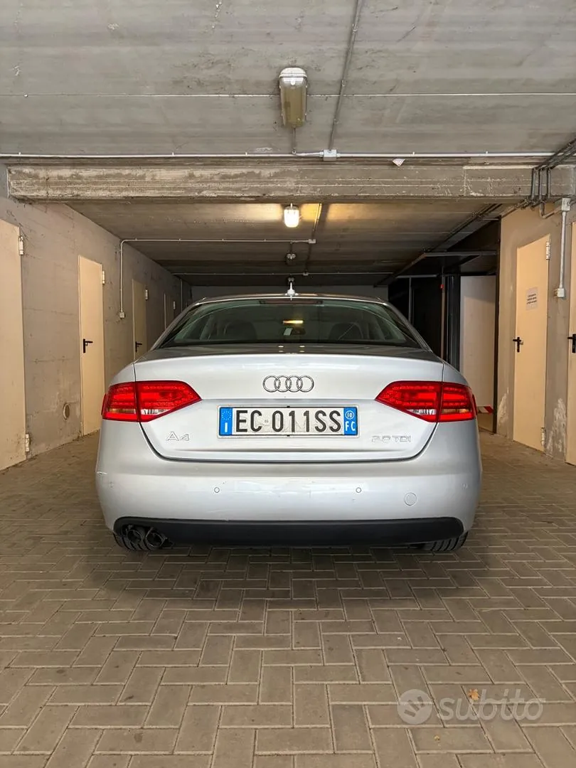 Audi A4 2010 photo 3