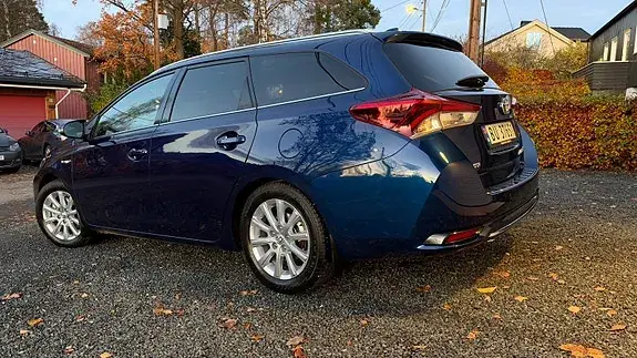 Toyota Auris 2015 photo 3