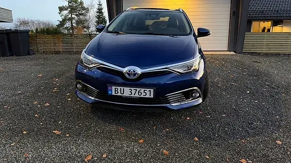 Toyota Auris 2015 photo 5