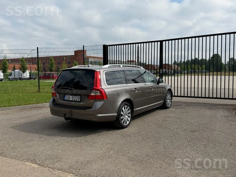 Volvo V70 2012 photo 4