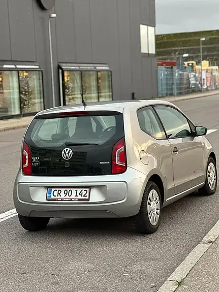 Volkswagen Up 2013 photo 3