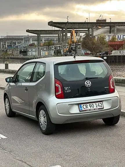 Volkswagen Up 2013 photo 4