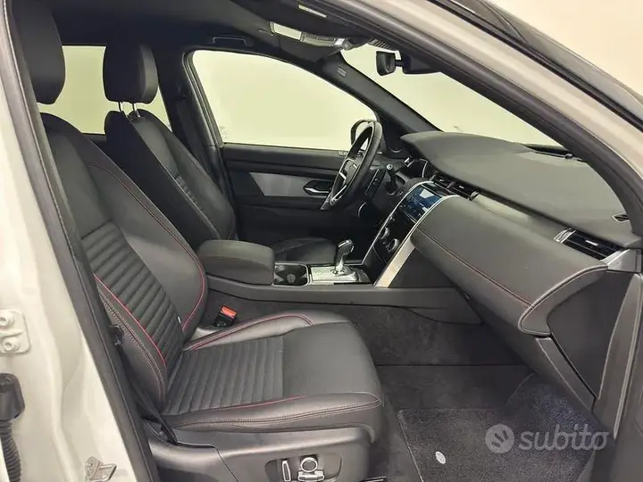 Land Rover Discovery Sport 2022 photo 3