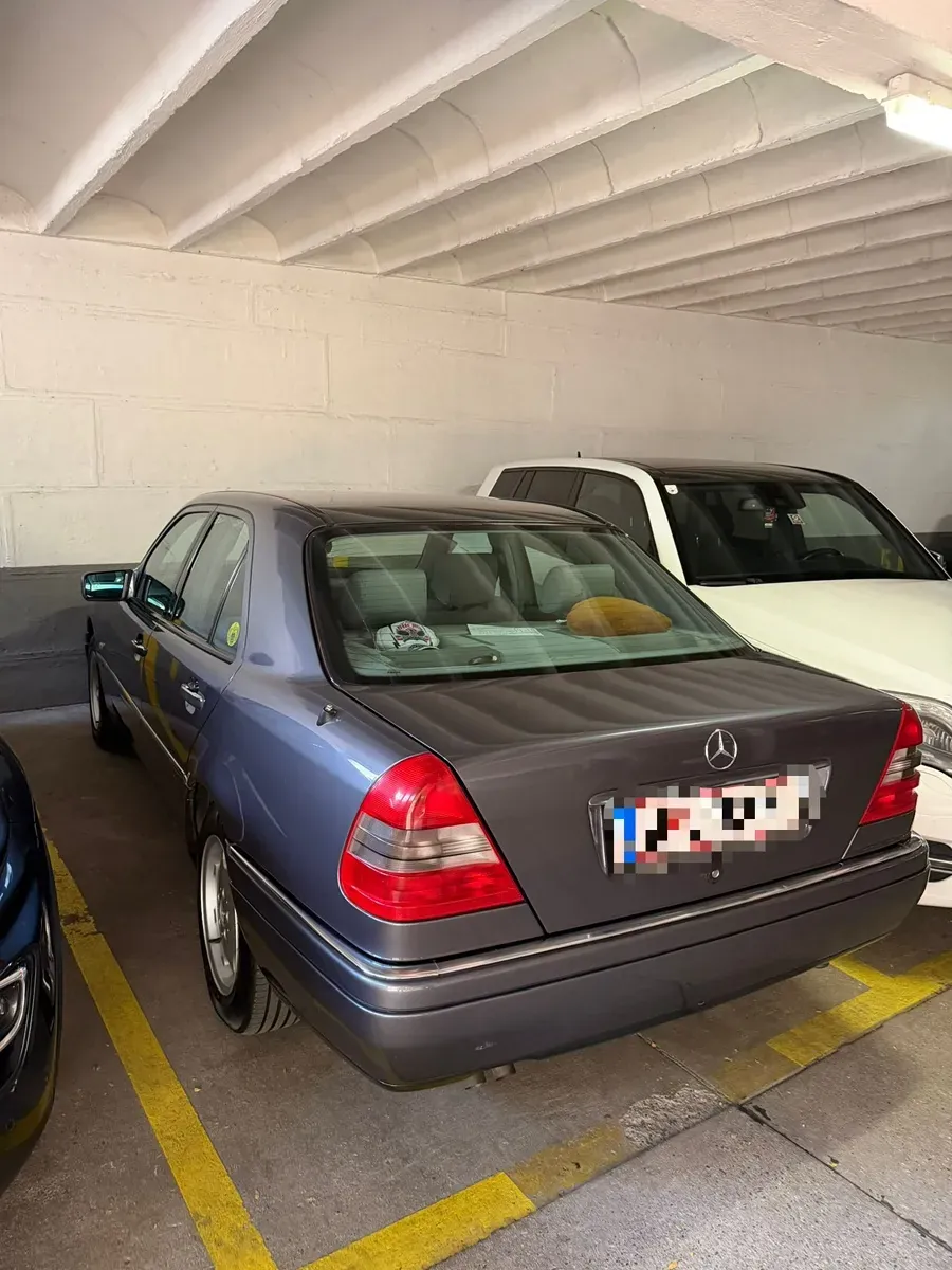 Mercedes-Benz 280 1996 photo 2